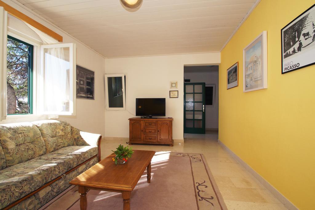 Apartments Bisko Prizba Pokoj fotografie